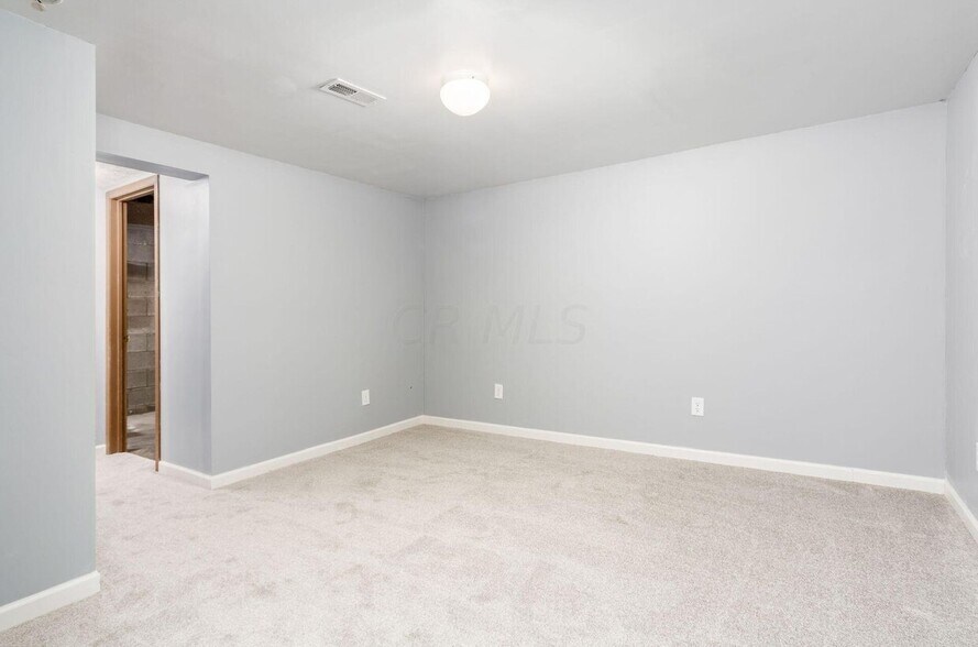 Building Photo - 4839 Stoneybrook Blvd