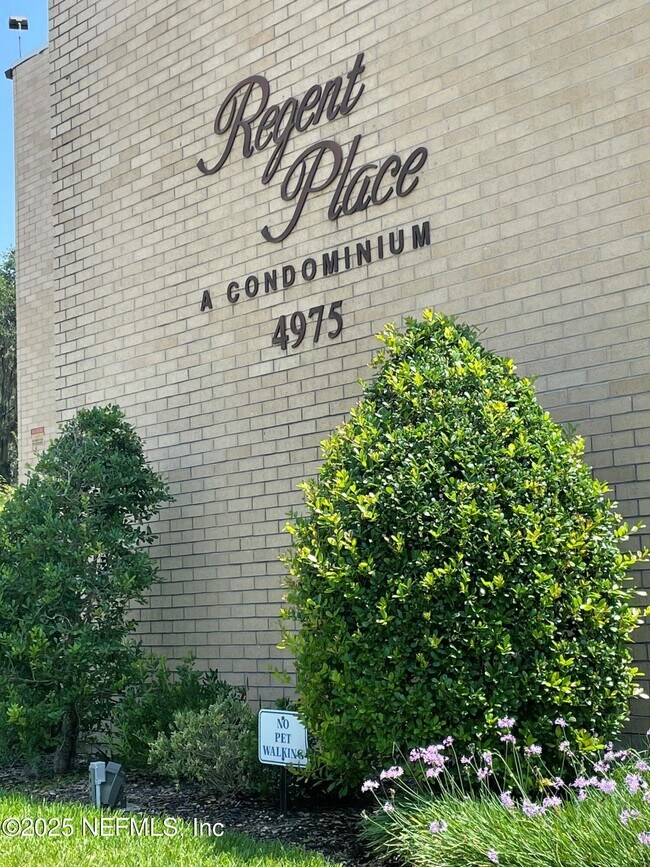 Primary Photo - 4975 San Jose Blvd