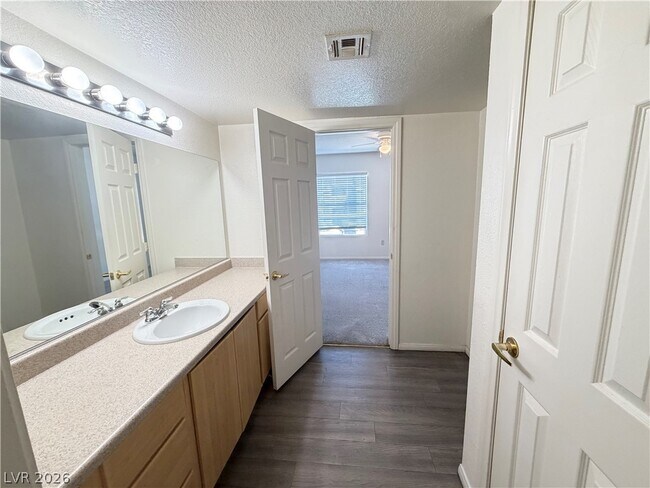 Building Photo - 6955 N Durango Dr