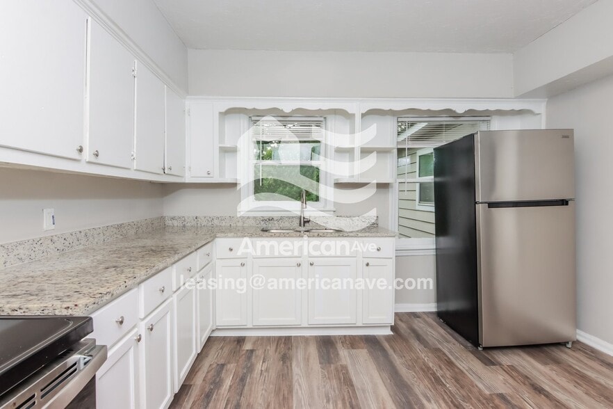 Building Photo - 3941 Mosley Dr