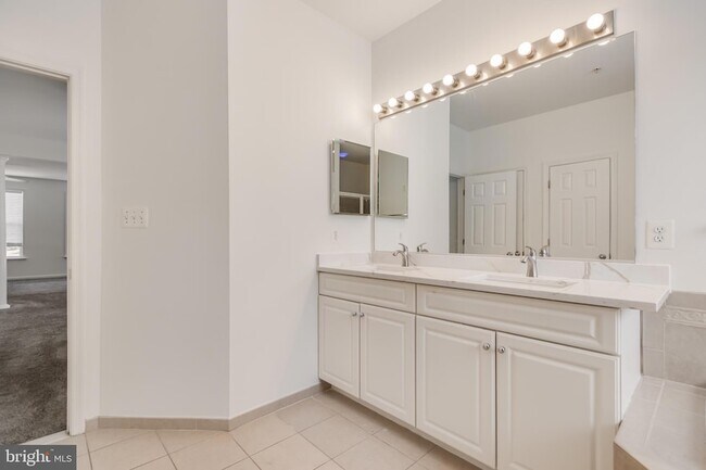 Building Photo - 5214 Lynns Retreat Dr
