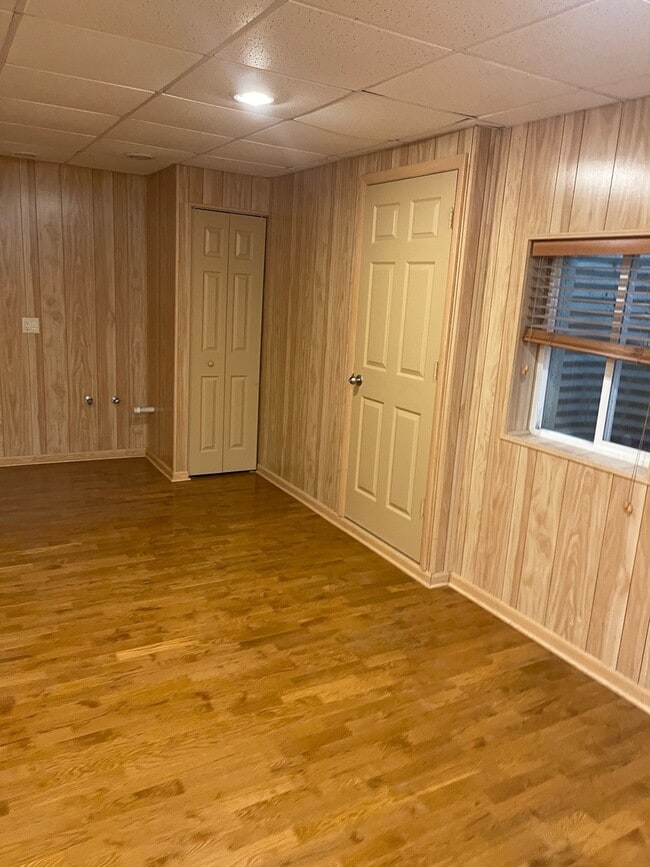 Building Photo - 1220 S Christine Ct