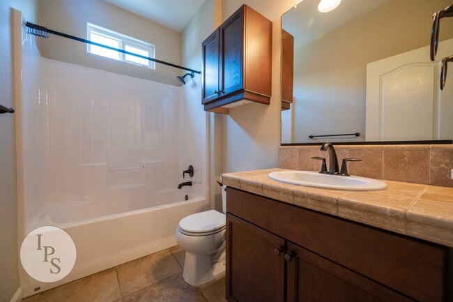 Building Photo - Copper Eastside Home, 2BR/2BA, CUSD, Gated...