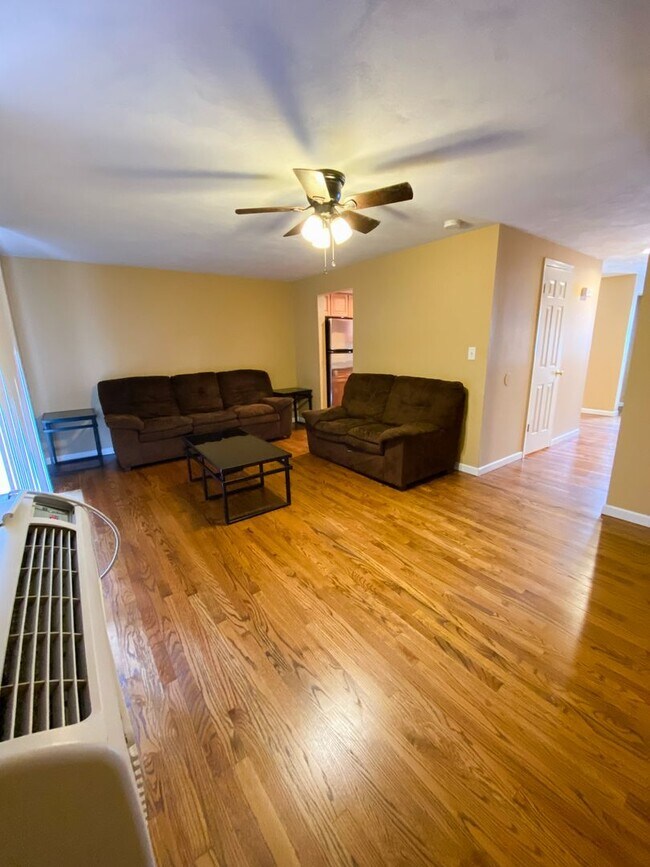 Building Photo - 209 Robert Dr