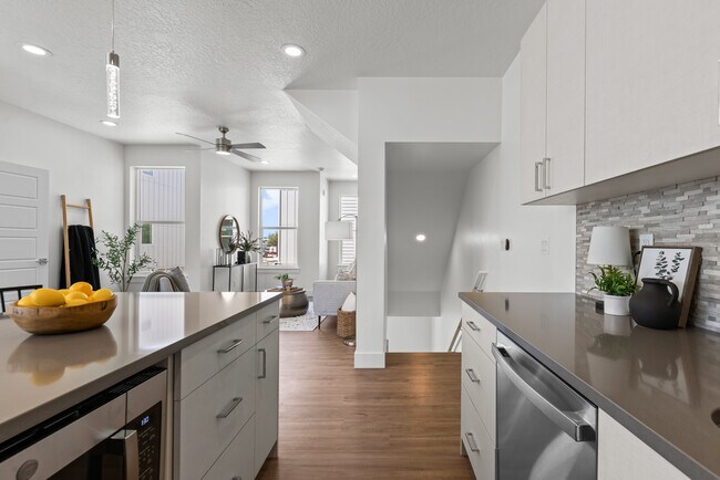Building Photo - 509 E Violets Cv Ln