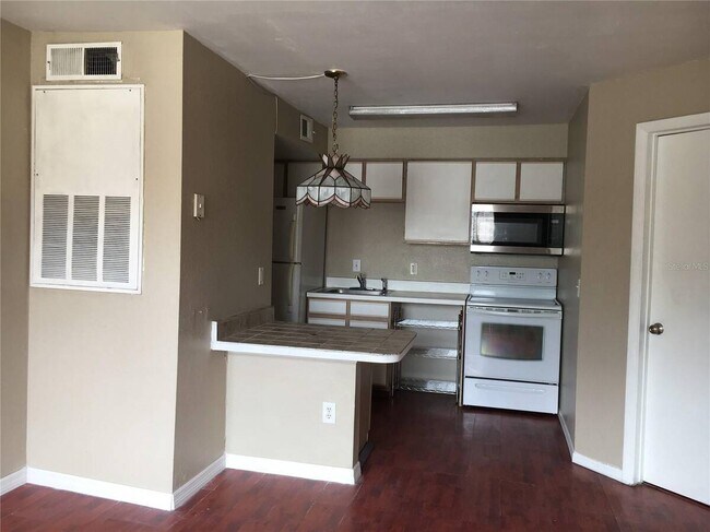Building Photo - 2200 Key W Ct