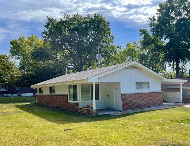 Primary Photo - Beautiful Single family home