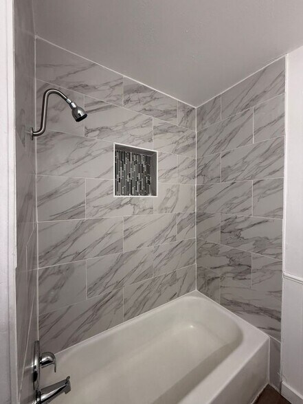 Building Photo - 217 Avenue E