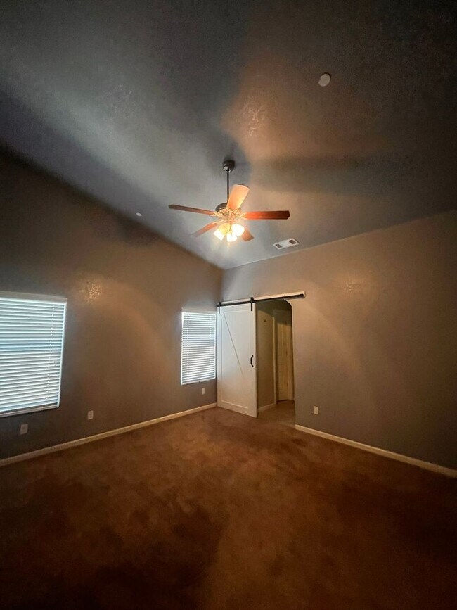 Building Photo - 2307 Tahoe Ave