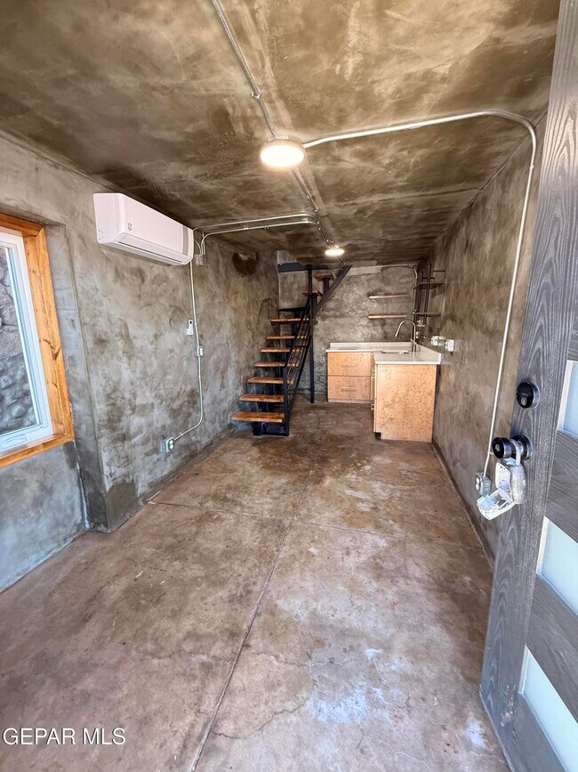 Building Photo - 2700 Federal Ave