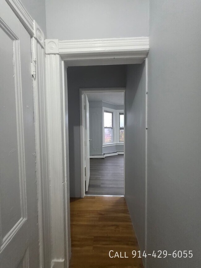 Building Photo - 8 Garfield St