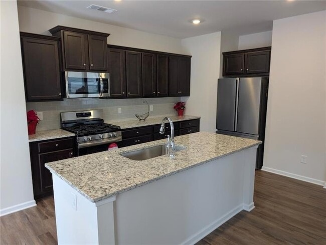 Building Photo - 168 Parkwood Dr