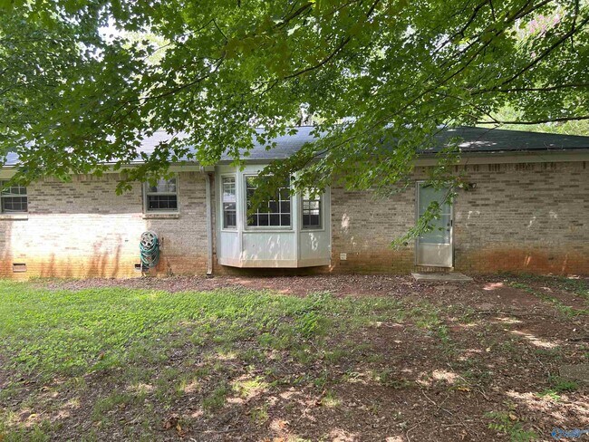 Building Photo - 1757 Dailey Terrace NW