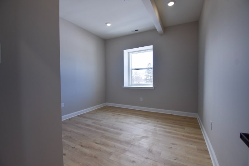 Building Photo - 1030 N 48th St