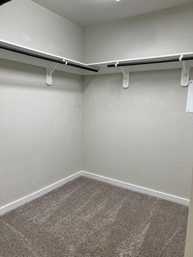 Building Photo - 218 Sintra Lk Wy