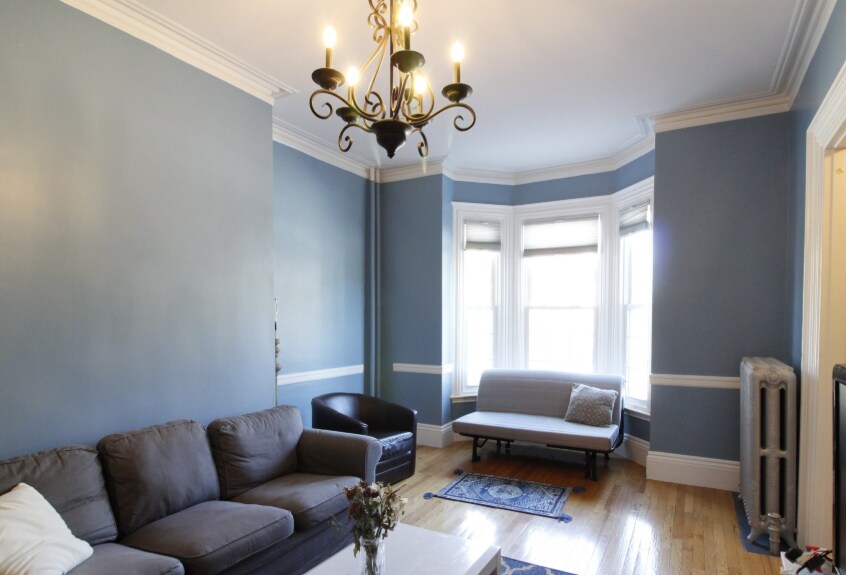 Building Photo - 210 Old Colony Ave