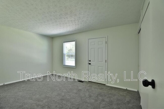 Building Photo - 601 Daventry Ln