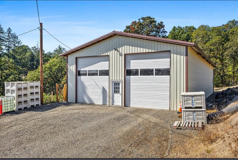 Building Photo - 10883 Southview Loop SE