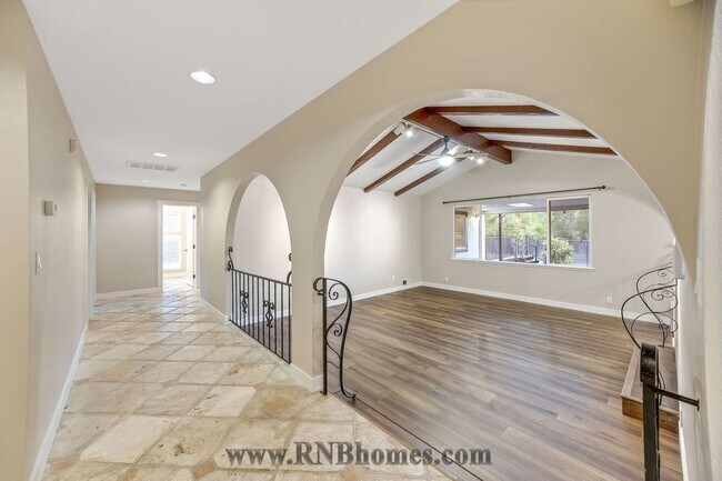 Building Photo - 4305 Whispering Oak Cir