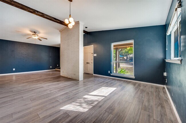 Building Photo - 13815 Stonemoss Dr