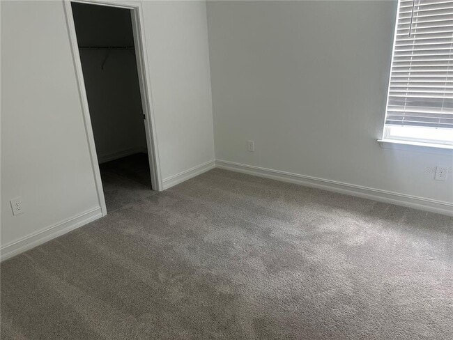 Building Photo - 7129 119th Ct E