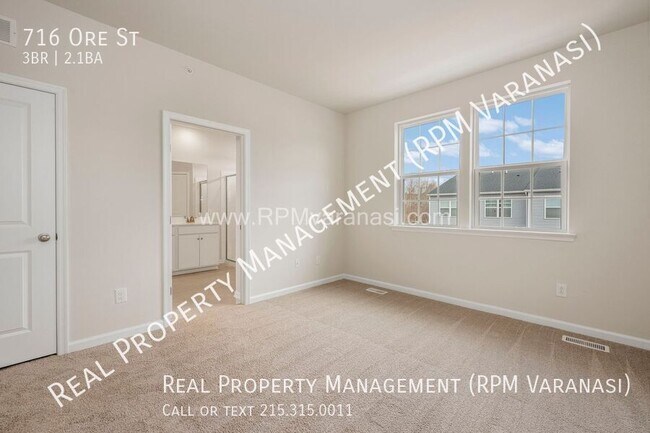 Building Photo - 716 Ore St