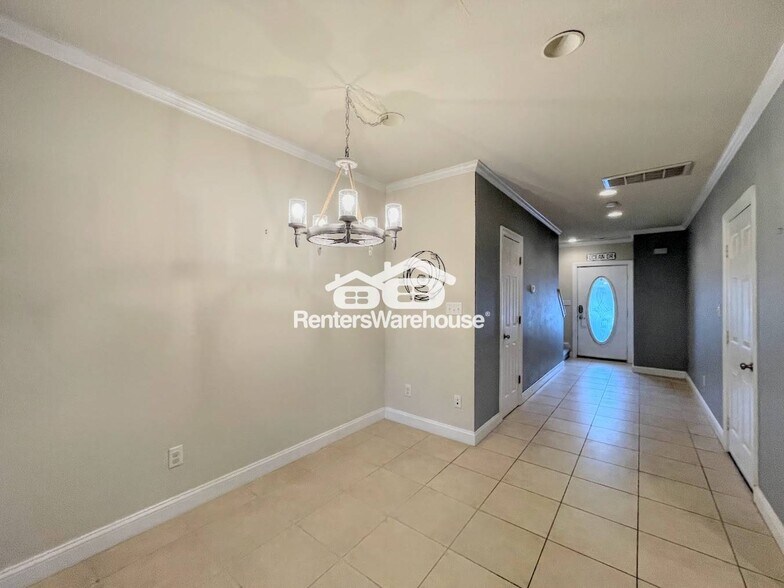 Building Photo - 1135 Arlynn Ln