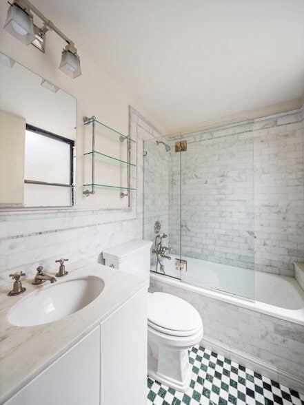 Building Photo - 41 W 72nd St