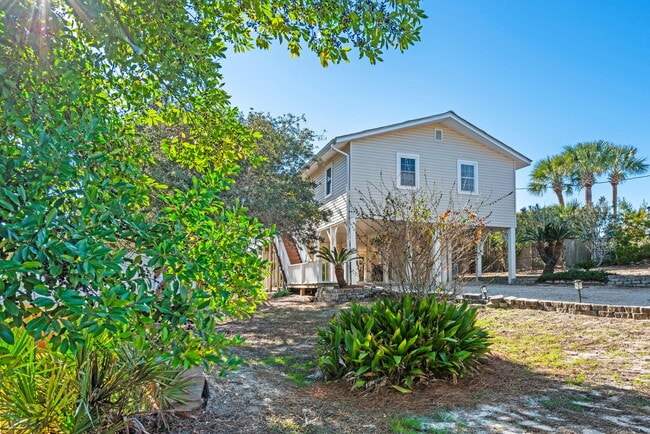 Building Photo - 71 Baird Rd