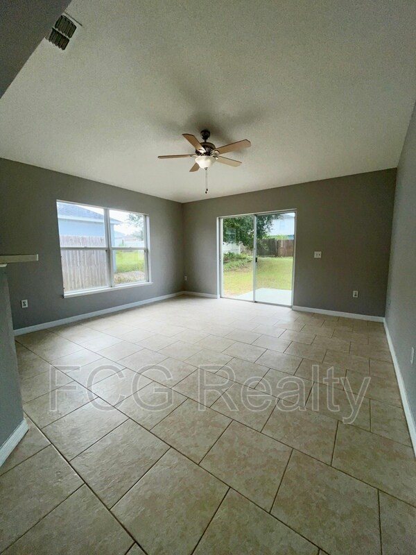 Building Photo - 5819 Windridge Dr