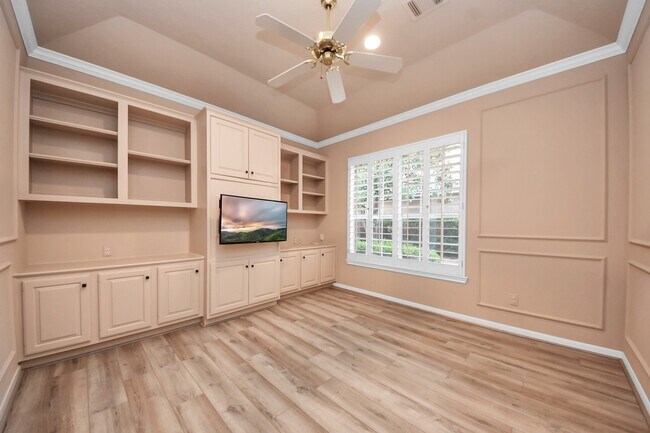 Building Photo - 39 Wild Meadow Ct