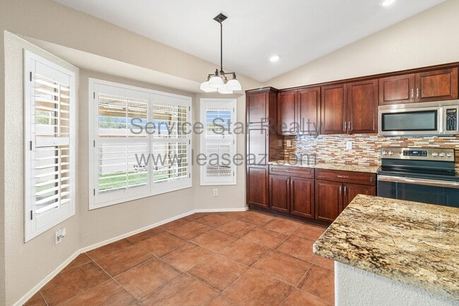 Building Photo - 3110 N 114th Dr