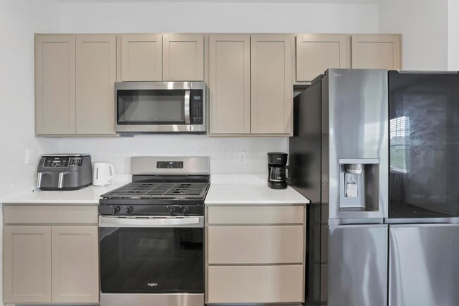 Building Photo - 6302 Marinelli Dr N