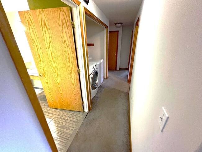 Building Photo - 3 bed 2 bath between Philomath Elementary and Middle School