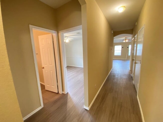 Building Photo - 258 Western Dr