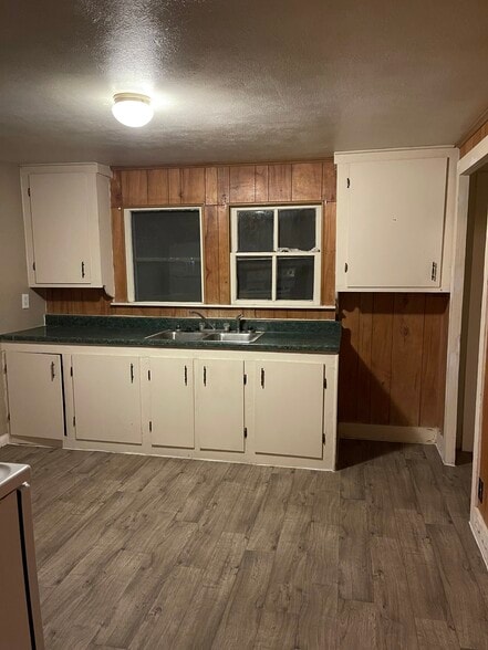 Building Photo - 224 Hugh St