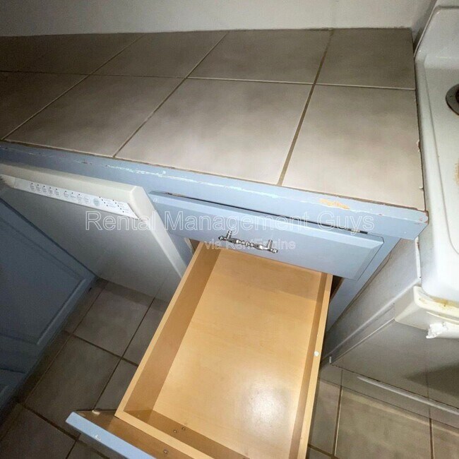 Building Photo - 2021 3rd Ave S