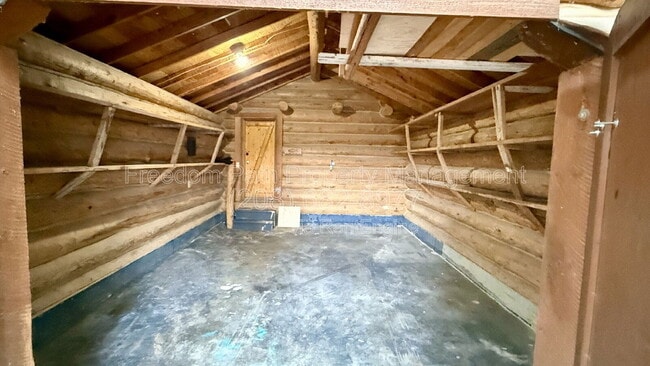 Building Photo - 520 Day Break Rd