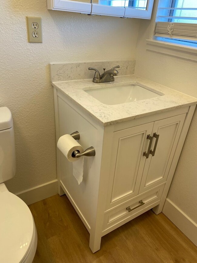 Building Photo - AVAILABLE NOW !!! NORTH VACAVILLE - E. MONTE VISTA AVE 1 bed/1 bath apartment! Private lot with l...