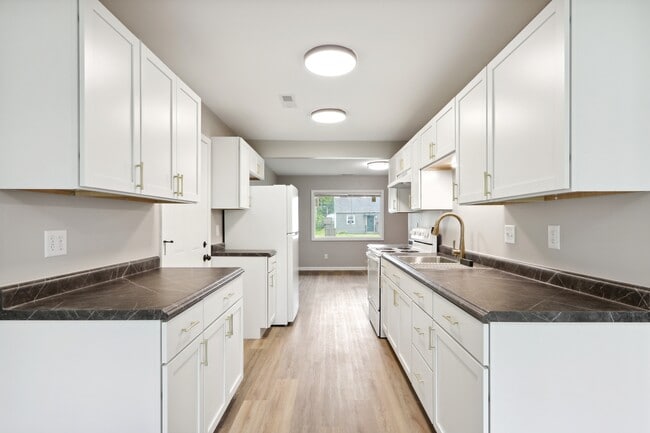 Building Photo - 714 Bethume Ct