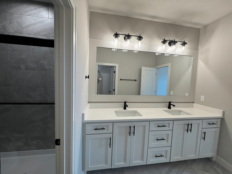 Building Photo - 1433 SW Winthrop Dr