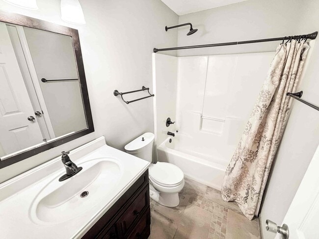 Building Photo - 3029 Vineyard Way