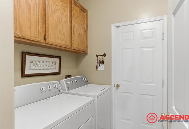 Building Photo - Fabulous 4 Bedroom Home!!