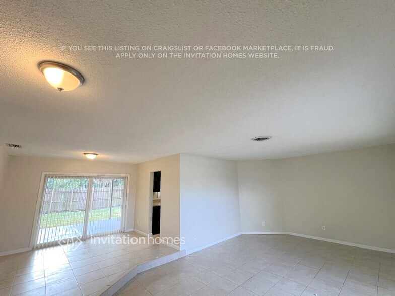 Building Photo - 4460 NW 43rd St