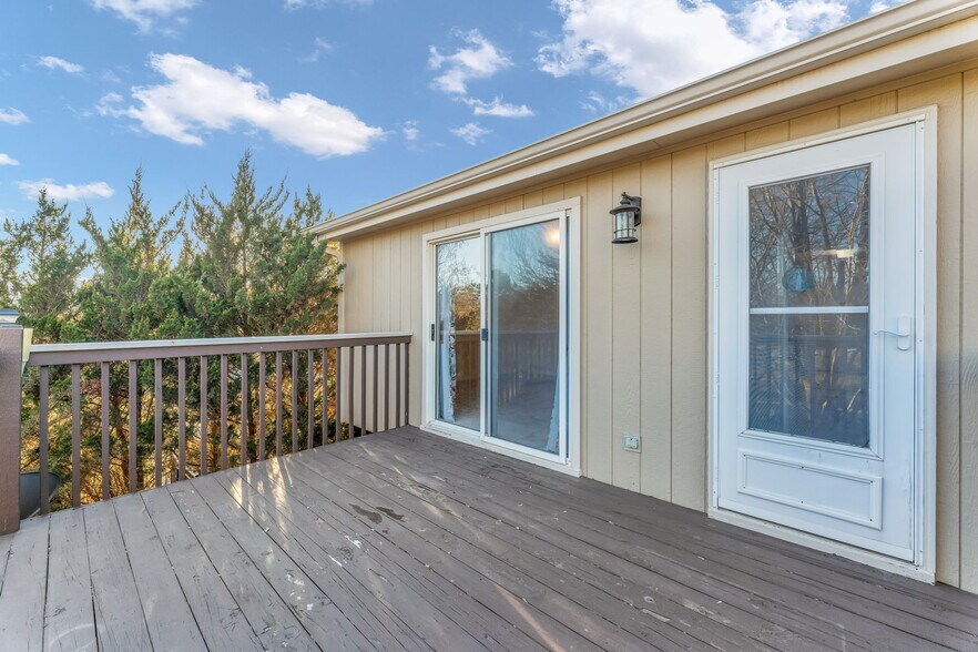 Building Photo - 1522 Legend Trail Dr