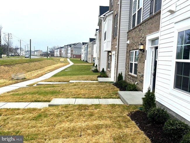 Building Photo - 7616 Johnnycake Rd