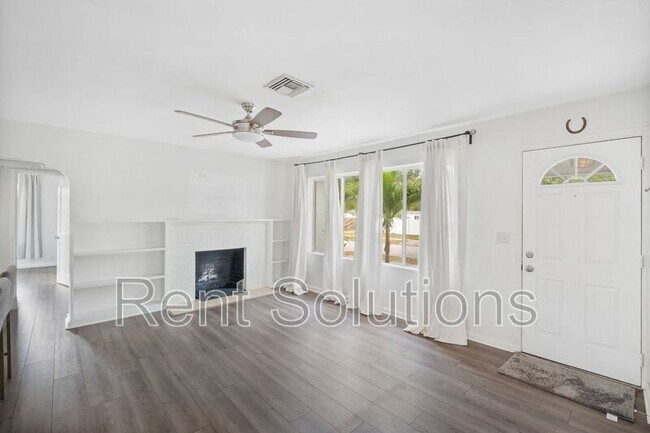 Building Photo - 725 35th St N