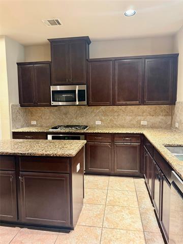 Building Photo - 112 Rustic Oak Ln
