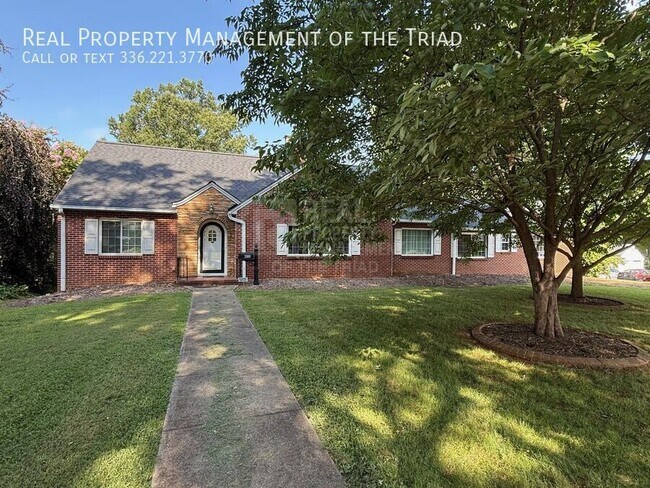 Primary Photo - 3300 Anderson Dr