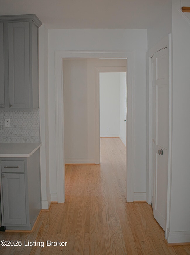 Building Photo - 2725 Brownsboro Rd